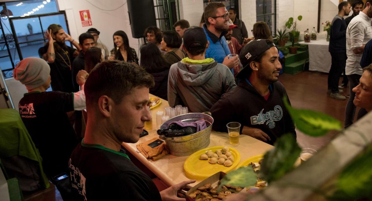 Dragonfly Hostels Barranco Лима Екстериор снимка
